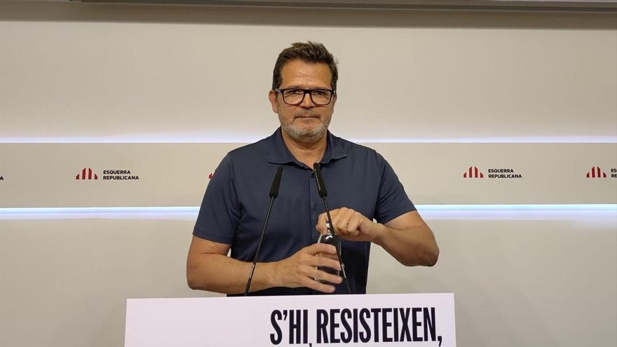 El vicesecretario de Comunicación de ERC, Isaac Albert, en rueda de prensa.