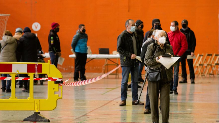 Agurain cierra parques infantiles y suspende actividades para frenar la COVID-19 sin un cribado masivo