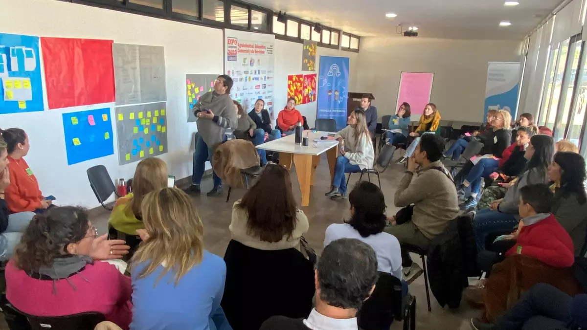 Madres y padres participaron en el taller dictado por Unicef