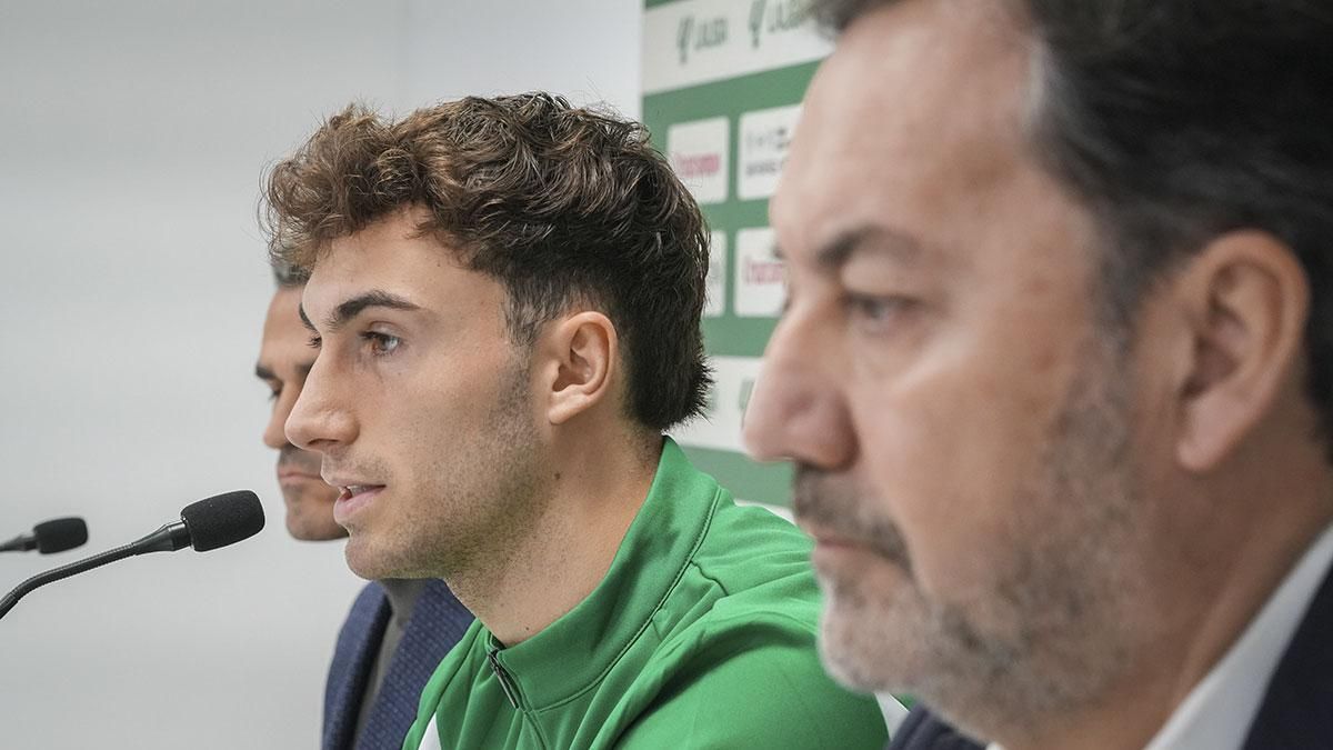 Presentación de Goti como nuevo jugador del Córdoba CF