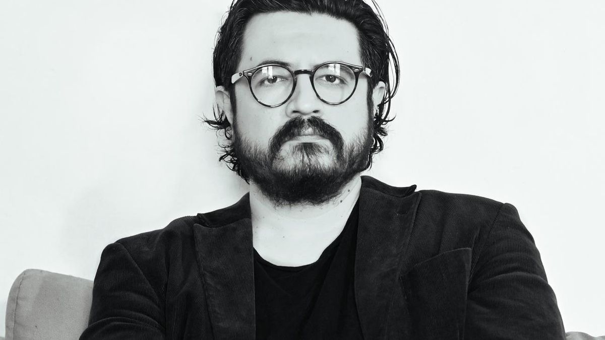 Castro Urdiales se convierte en epicentro de la edición independiente con la visita de la editorial Candaya y el escritor Eduardo Ruiz Sosa