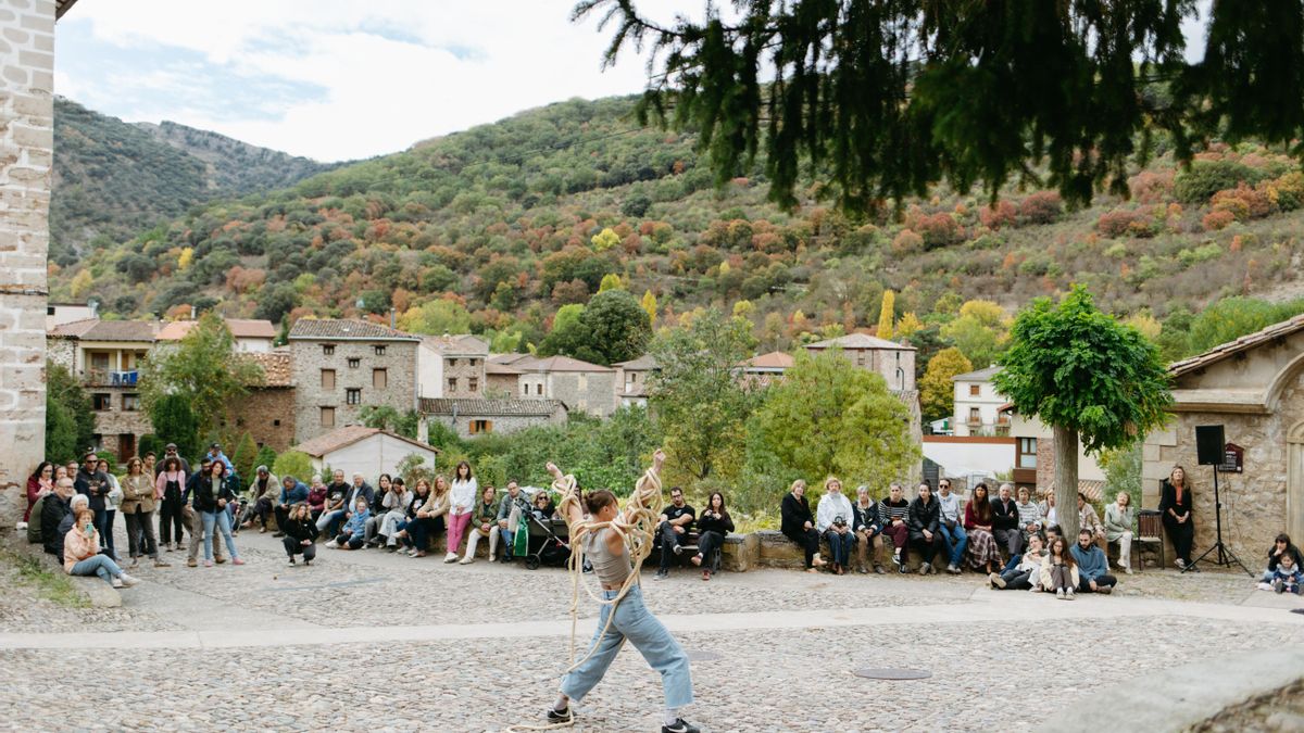Danza en el festival Sierra Sonora en Viniegra de Abajo