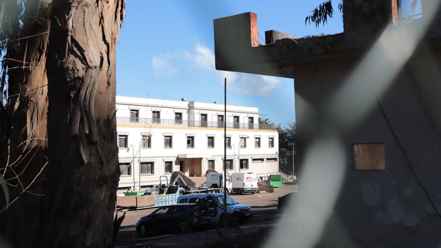 La Laguna estudia levantar la suspensión de obras en los cuarteles para acoger migrantes tras solicitarlo el Ministerio