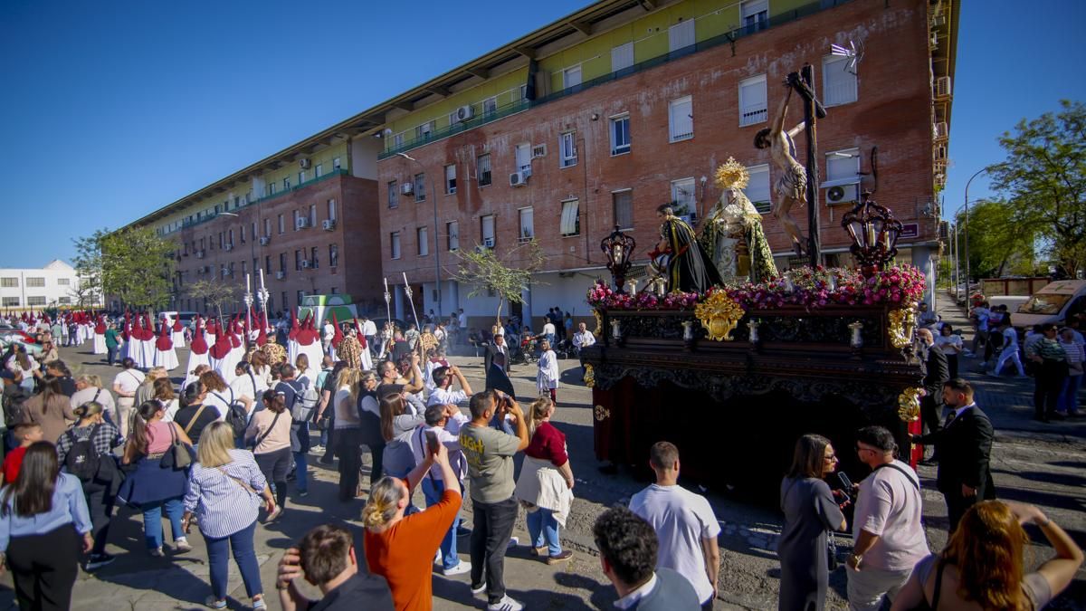 La procesión de la Hermandad de la Piedad, en imágenes