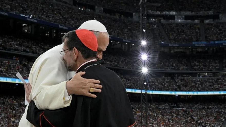 José Cobo, el 'aperturista' de la Iglesia española que sale reforzado tras el viaje del Papa como futuro jefe de los obispos