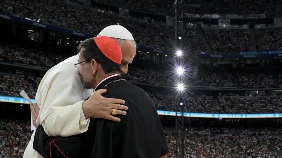 José Cobo, el 'aperturista' de la Iglesia española que sale reforzado tras el viaje del Papa como futuro jefe de los obispos