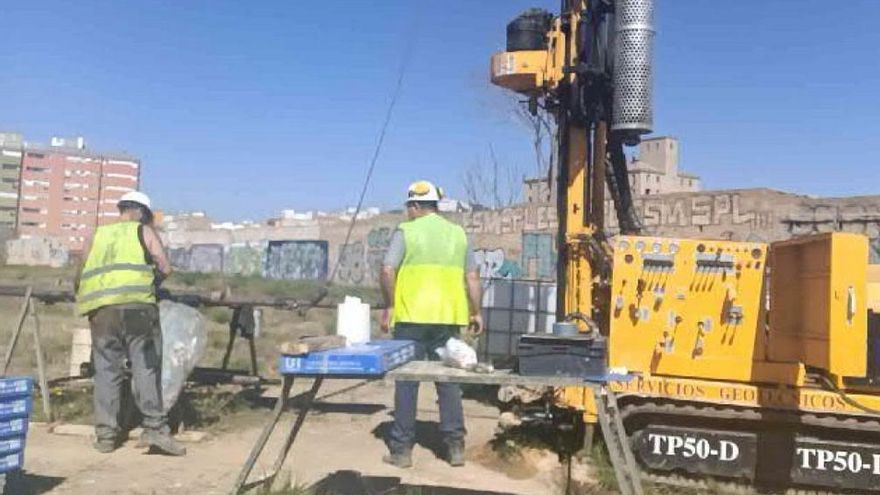 Obras en el canal de acceso de València.