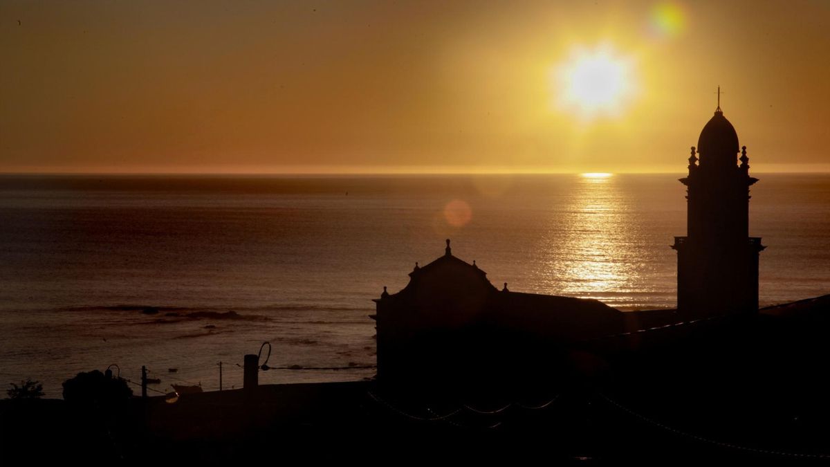 El pequeño pueblo en el que disfrutar de sus acantilados, petroglifos y un monasterio del siglo XII