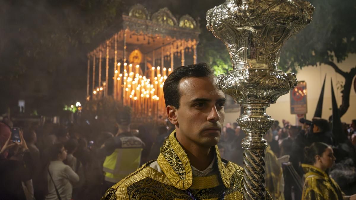 Acólito de El Silencio.