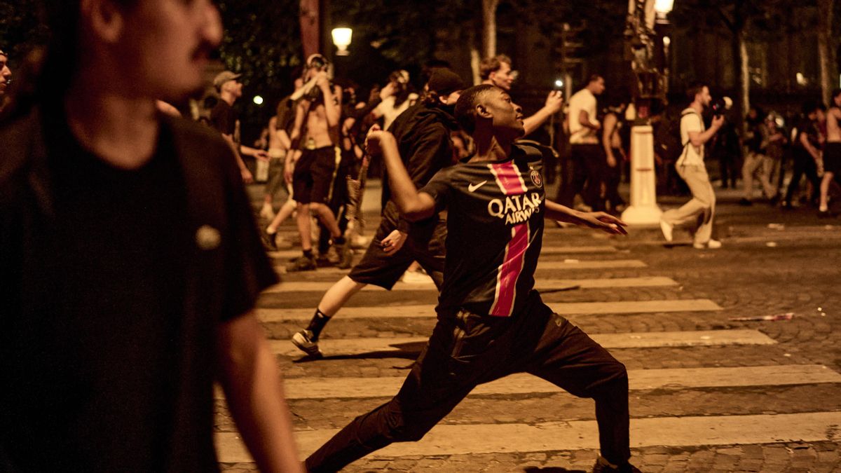 Al menos un muerto y más de 780 detenidos en los disturbios en Francia durante las celebraciones por la victoria del PSG