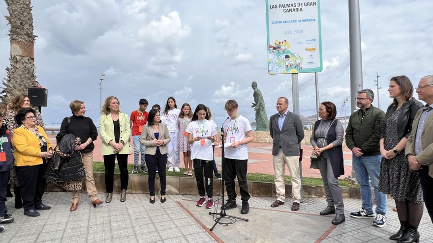 Acto celebrado en Las Palmas de Gran Canaria en el que se ha estrenado la señalética que distingue a la ciudad como 'Amiga de la infancia'