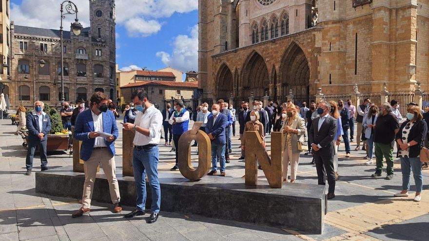 Dimite el número 2 del PP de León y abre una brecha en el liderazgo de Javier Santiago Vélez