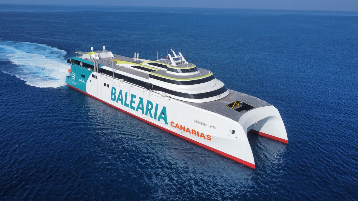 La naviera Baleària refuerza la conectividad con La Palma en verano