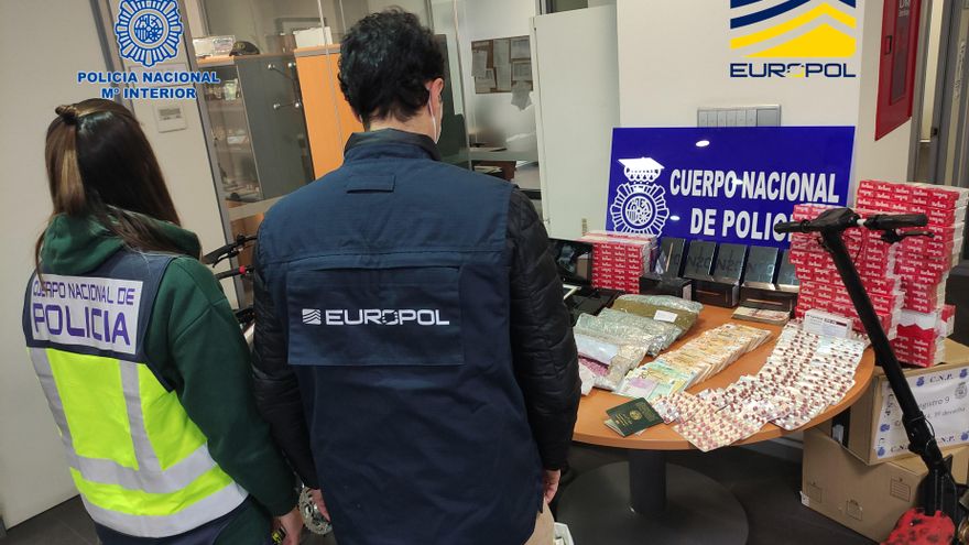 Cae una red de tráfico de migrantes desde Argelia aprovechada por fugitivos e introducir drogas y objetos robados