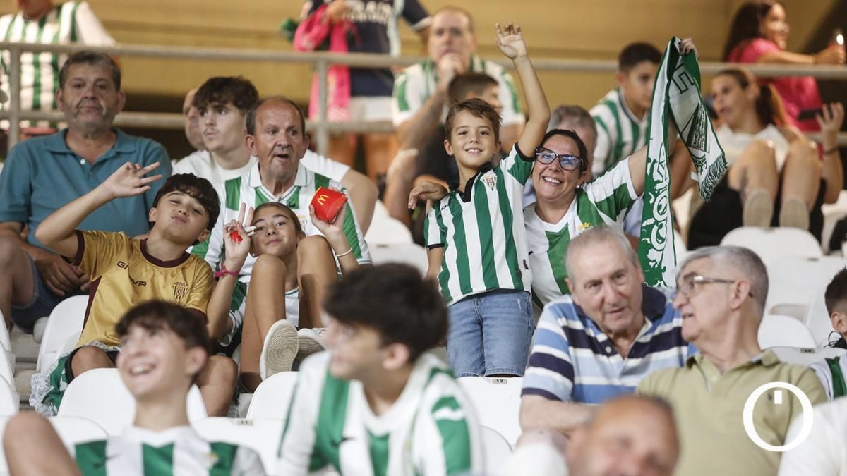 Grada Blanquiverde del Córdoba CF - CD Castellón