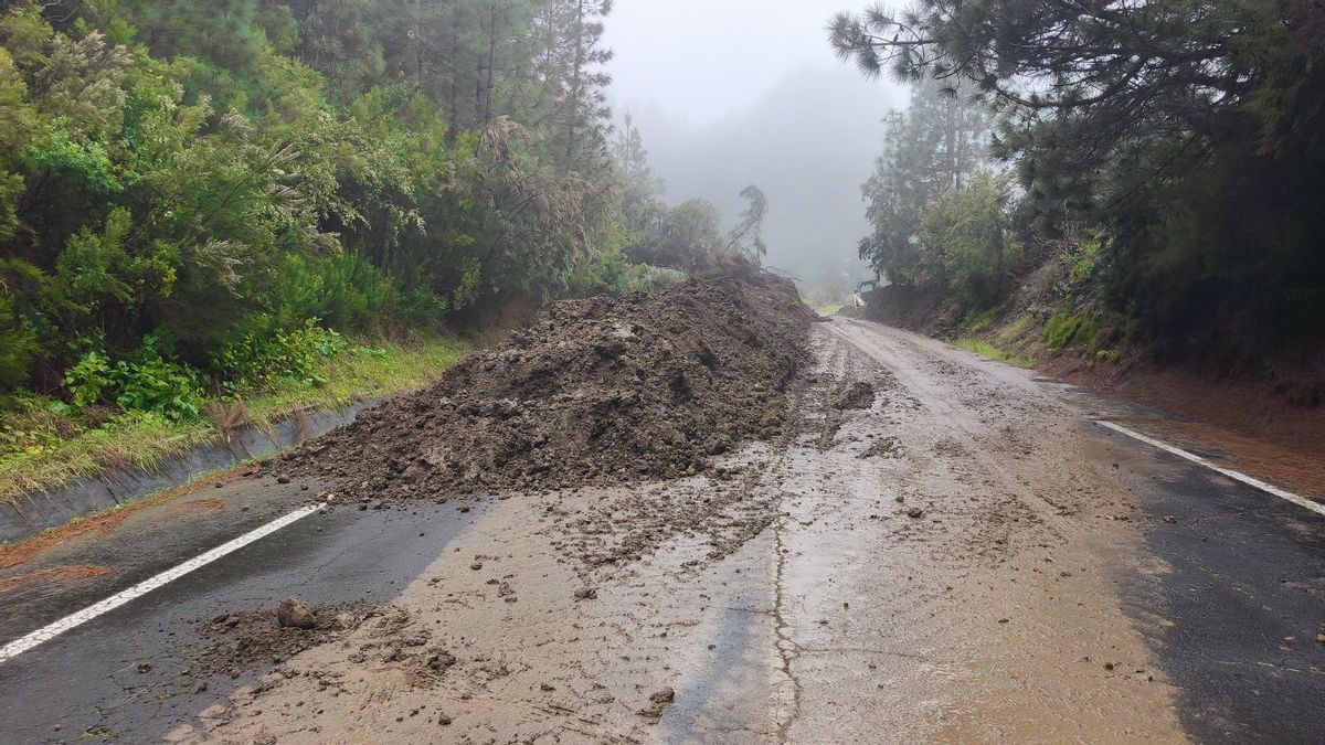 Garafía sufre “derrumbes de envergadura” en las carreteras y ruega “máxima precaución”