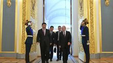 El presidente ruso Vladimir Putin y el presidente chino Xi Jinping en una reunión en el Kremlin.
