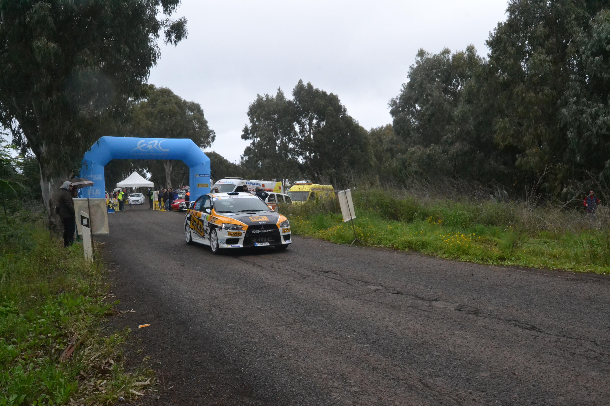 La salida del Rally Islas Canarias en el primer tramo del viernes 11, de Moya a Fontanales. (Iván Alejandro).