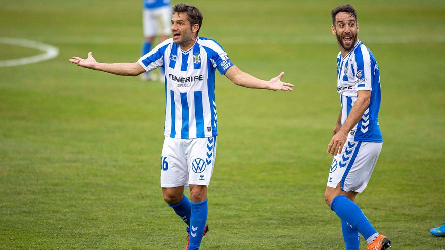 Tenerife y Mirandés empatan en todo en otro partido condicionado por el arbitraje