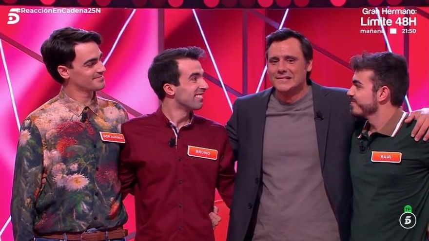 'Reacción en cadena' eliminó a los Mozos de Arousa por "venganza" y les entregó el cheque con todo el equipo llorando