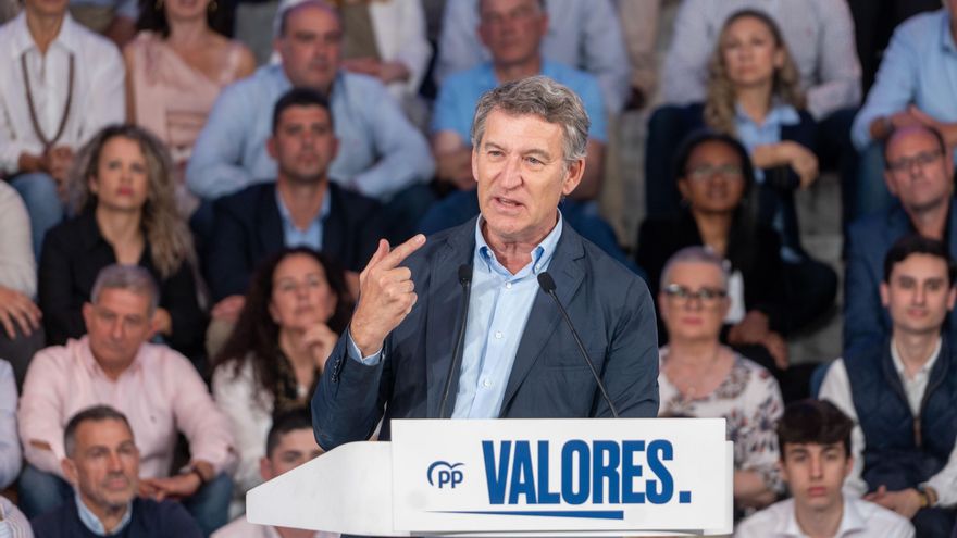 Feijóo promete "una limpieza total" y dice que Sánchez "sobra desde hace tiempo"