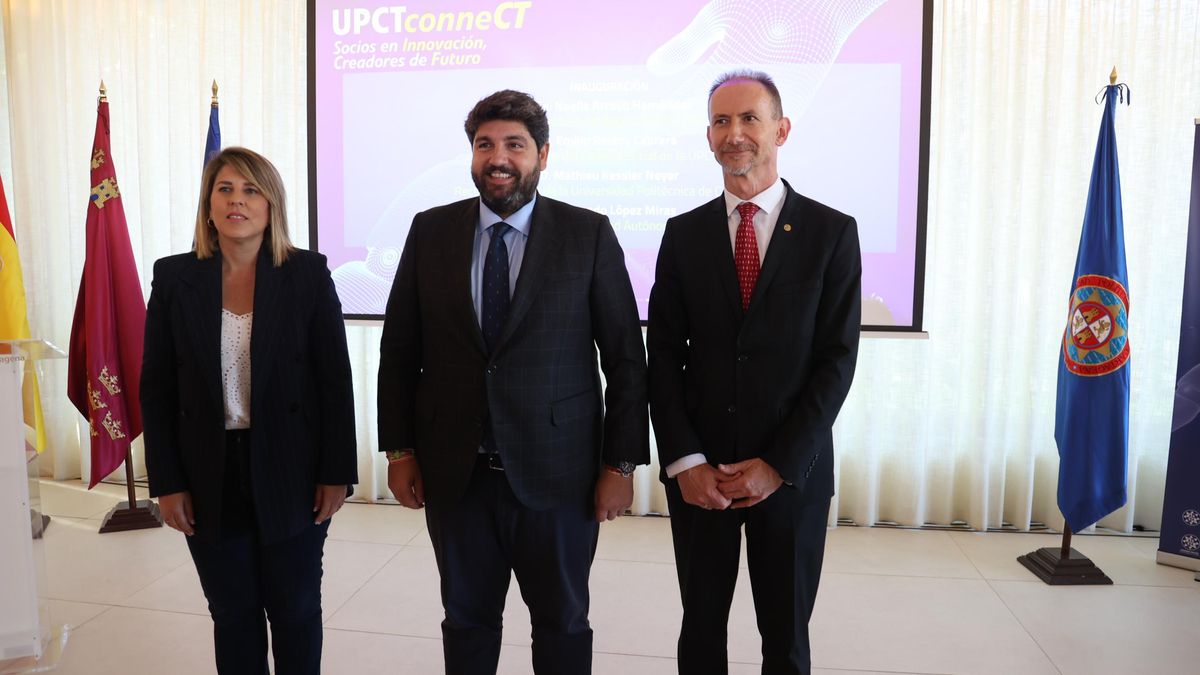 La alcaldesa de Cartagena, Noelia Arroyo, junto al presidente del Gobierno regional, Fernando López Miras, y el rector de la UPCT, Mathieu Kessler