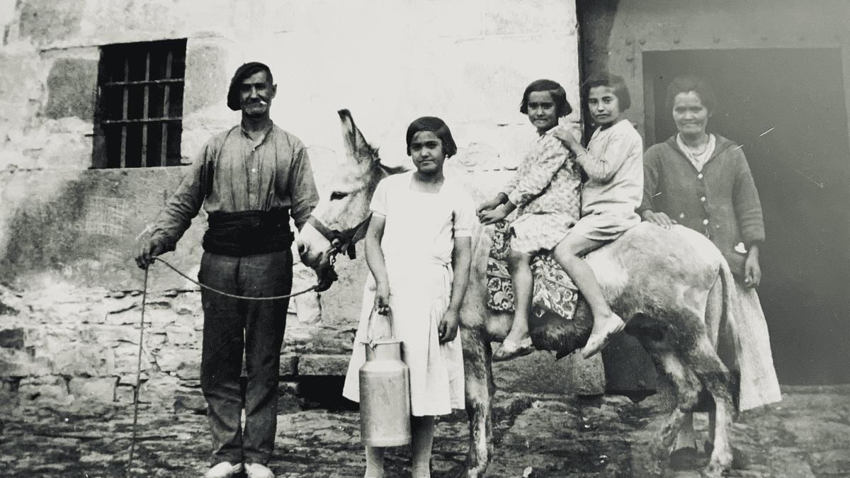 Rescatan las historias de las abuelas de pueblos de Álava para atraer turistas a las zonas rurales