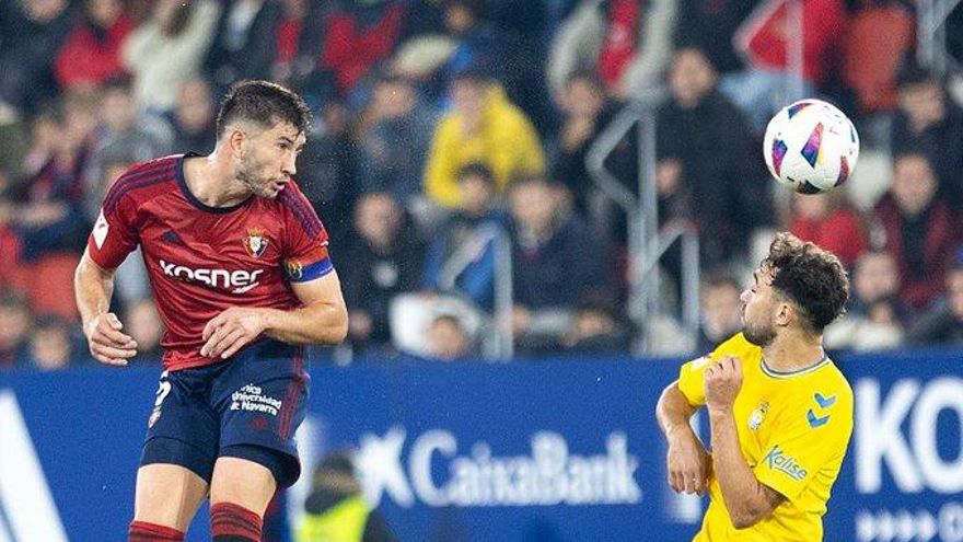 La UD Las Palmas saca un valioso punto de El Sadar