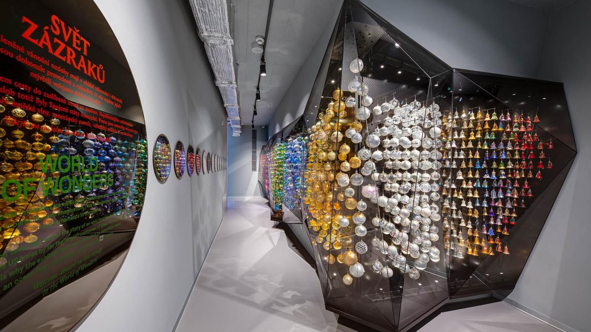 Un museo de este país centroeuropeo acoge una de las mayores colecciones de bolas de Navidad de cristal del mundo