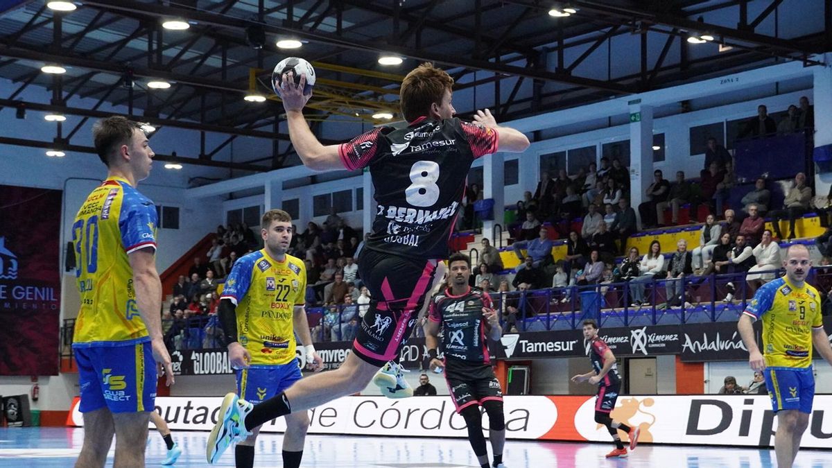 Lance del duelo del Cajasol Ángel Ximénez ante el Caserío Ciudad Real