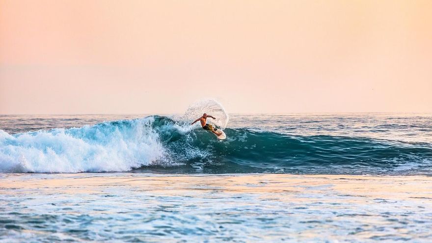 Descubre en qué localidad andaluza se construirá una piscina de olas de 65 metros de largo para practicar surf
