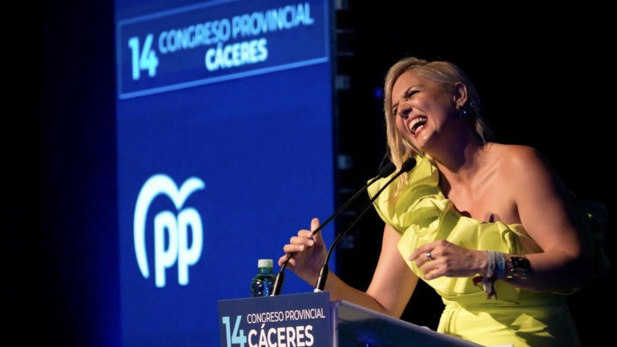 Elena Manzano, primera presidenta del PP de Cáceres tras 22 años de liderazgo de Laureano León