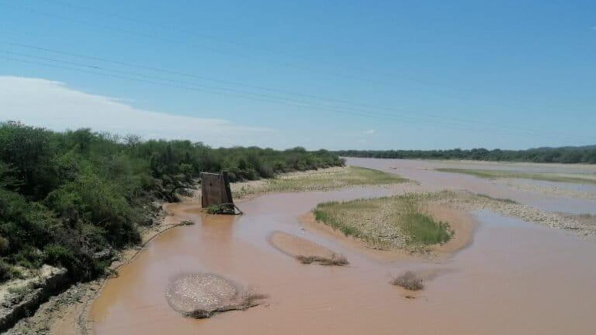 El río Pilcomayo atraviesa el Gran Chaco. En el municipio de Villa Montes la pesca está afectada por la contaminación. Foto: Iván Paredes.