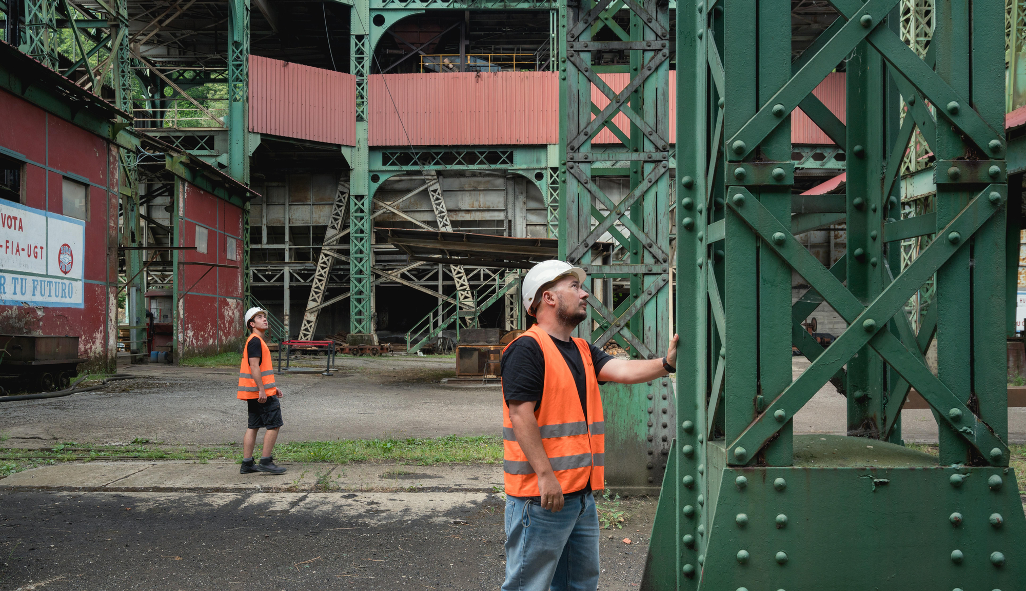 Elementos industriales en el Pozo Sotón