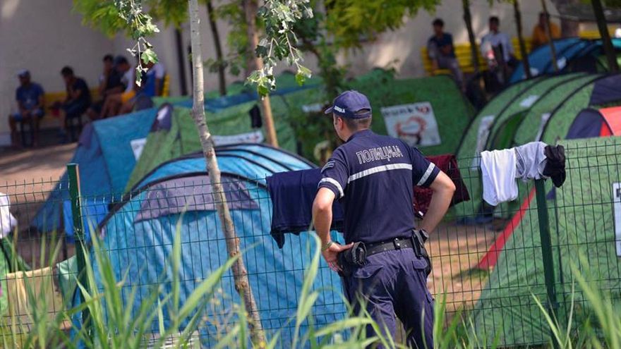 Hungría envía 20 policías a Serbia para ayudar en la vigilancia fronteriza