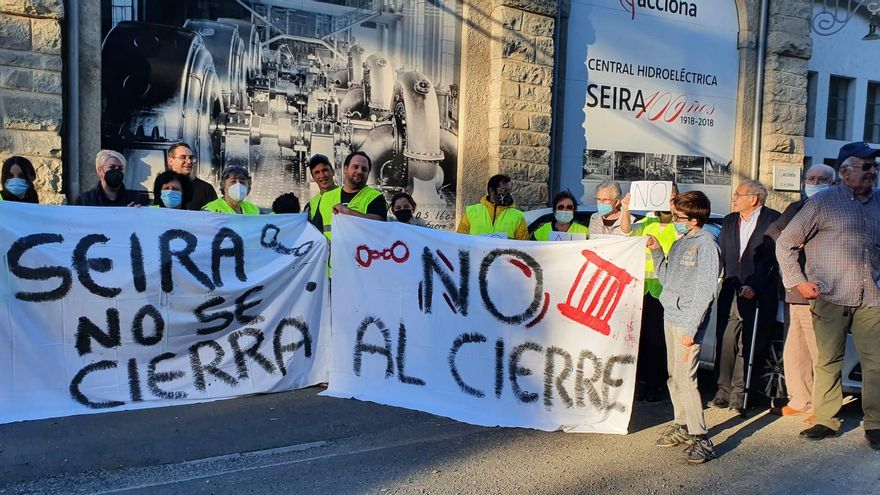 Protestas de los vecinos ante el cierre de la carretera