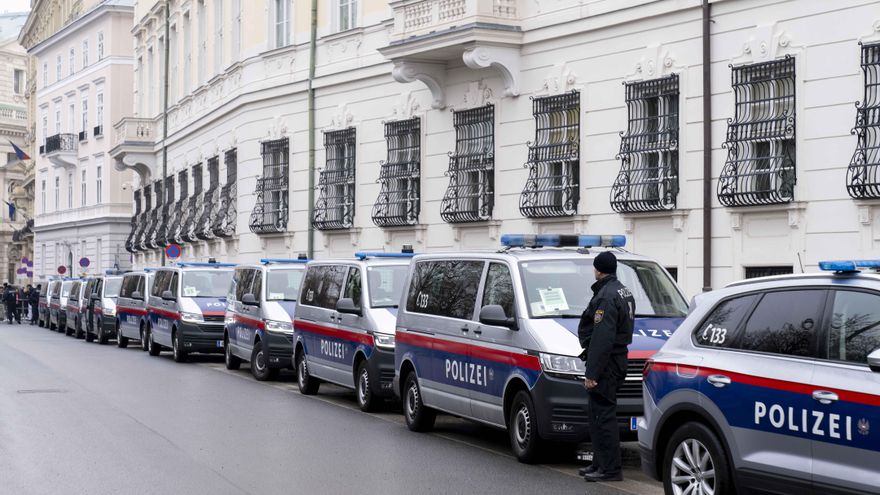 Un muerto y cuatro heridos en un ataque con cuchillo en plena calle en un pueblo de Austria