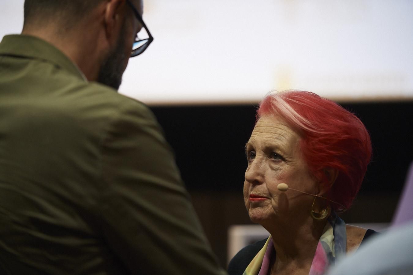 López y Calaf intercambian impresiones momentos antes de la charla.