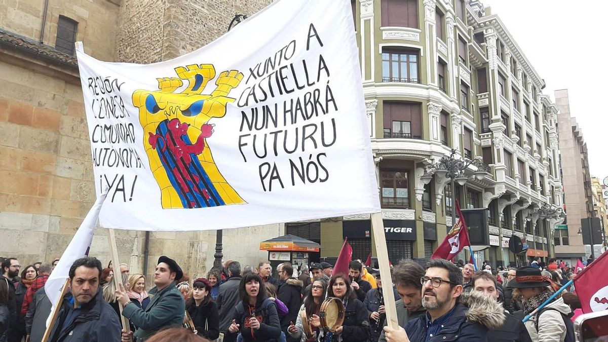 Los leoneses y el derecho a decidir