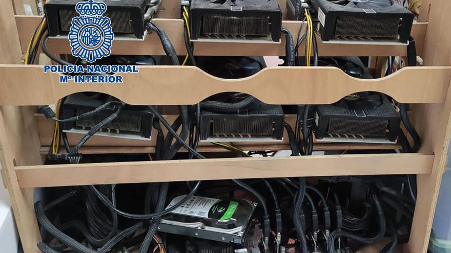 Operación de la Policía con 125 detenidos por fraude al regularizar migrantes y a la Seguridad