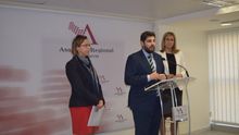 “El espectáculo del tripartito con los presupuestos es una vergüenza y nos perjudica a todos los murcianos”