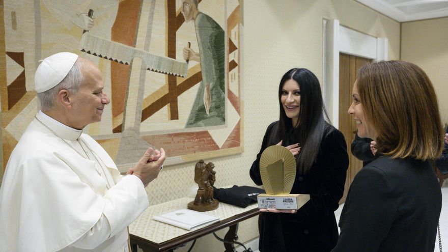 Laura Pausini regala una canción inédita a León XIV, que dice ser su "fan"