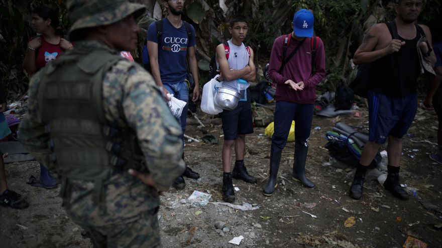 Indígenas, la primera fuerza de ayuda a los migrantes en la selva del Darién