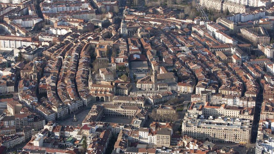 Vista aérea del casco histórico de Vitoria.