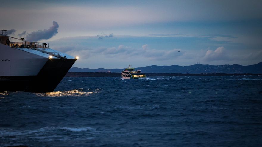 Una 'gàbia d'or' a l'hivern: "Al desembre, estampida general a l'illa!"