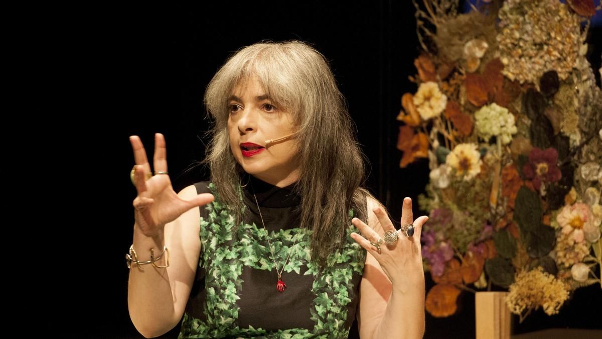 La escritora Mariana Enriquez, durante su intervención en el Hay Festival Segovia