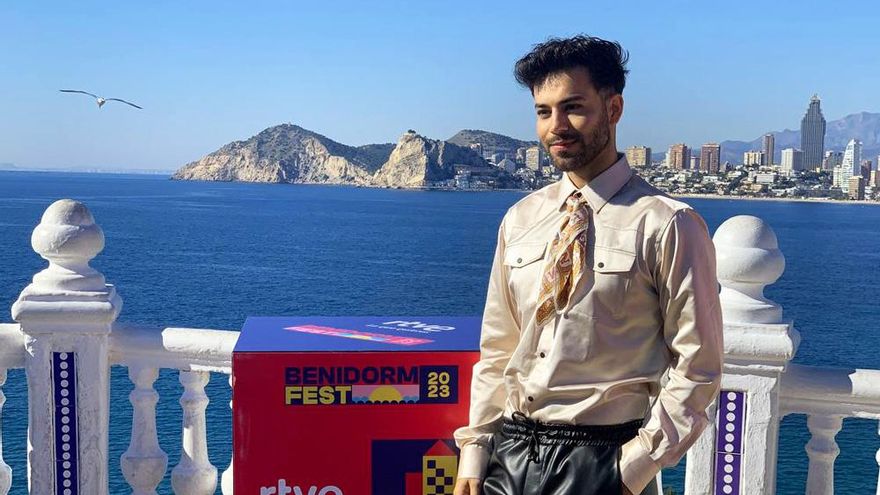 Agoney, durante la rueda de prensa de finalistas del Benidorm Fest 2023