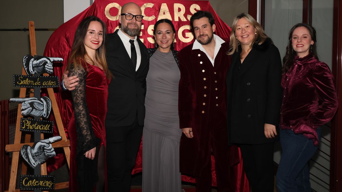 Los profesores Angy Galvín, Ricard Mamblona, Ángeles Durán, Iván Bort, Maria Antonia Puigròs y Rocío Gavilanes.