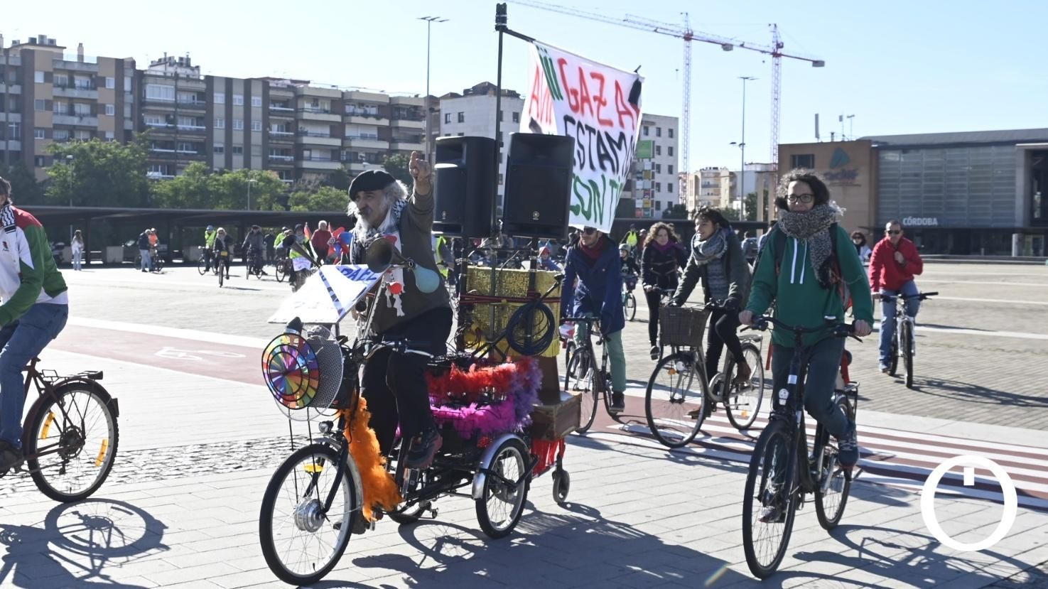 Marcha en bicicleta por solidaridad con el pueblo palestino.