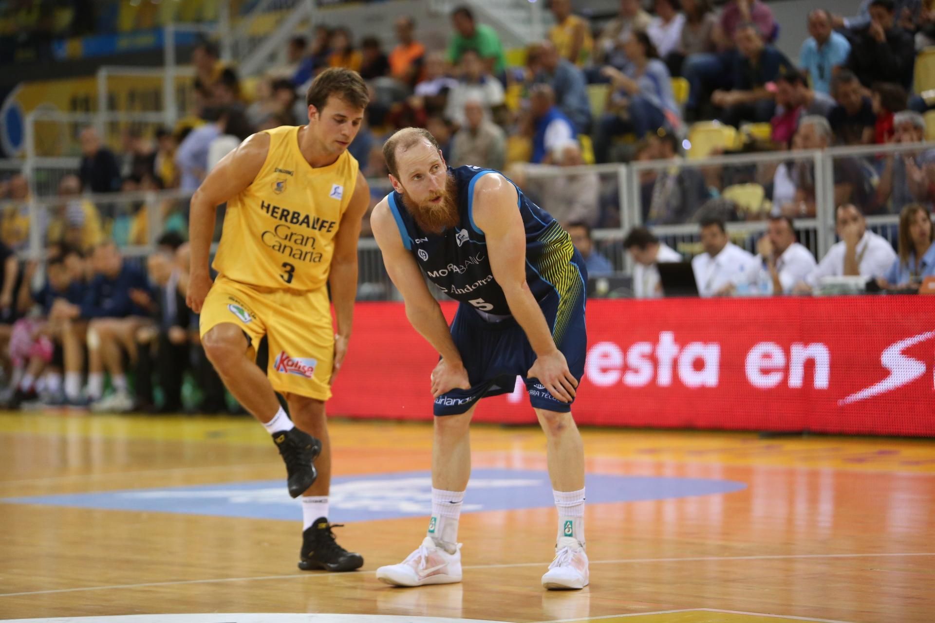Imágenes del partido entre el Herbalife Gran Canaria y el Morabanc Andorra. (Alejandro Ramos).